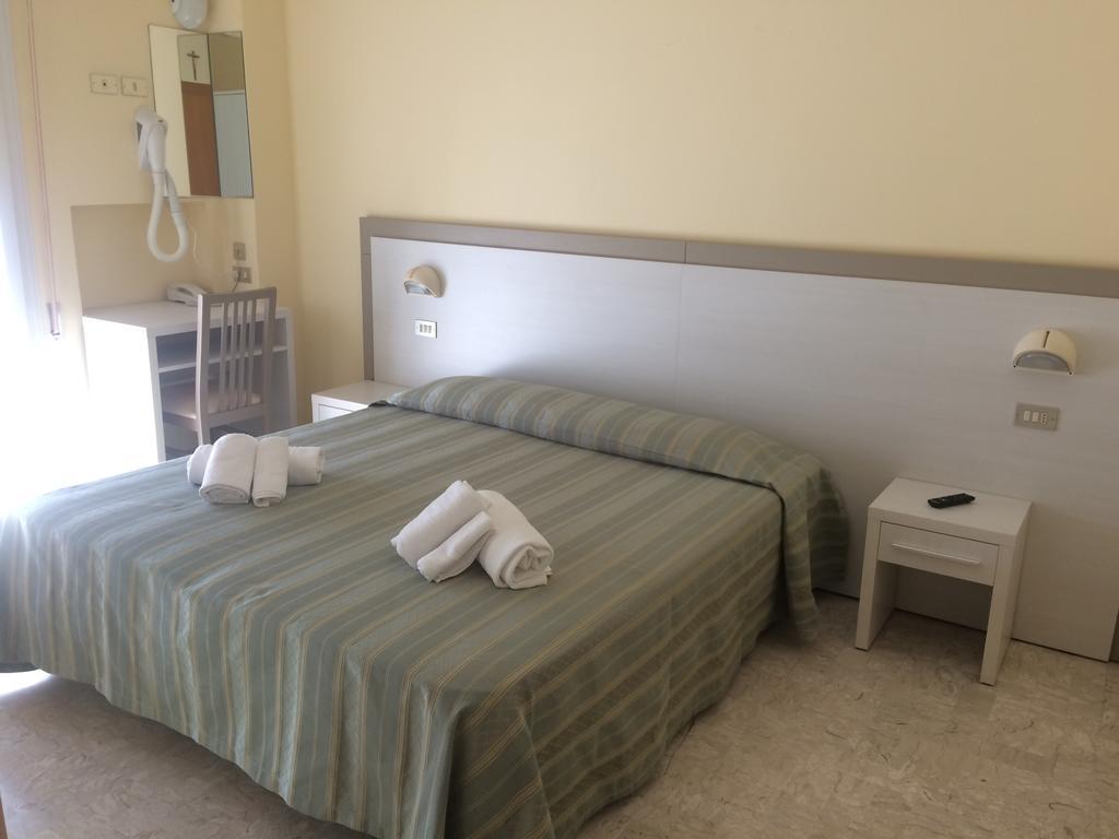 Hotel De La Plage Rimini Bagian luar foto