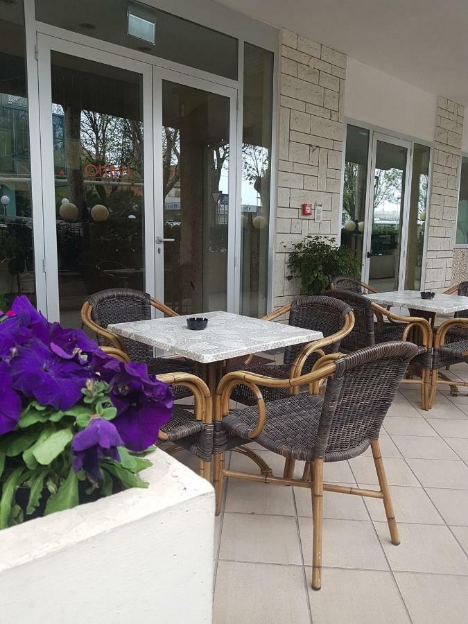 Hotel De La Plage Rimini Bagian luar foto